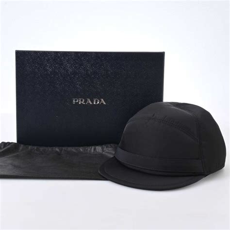 prada hoed